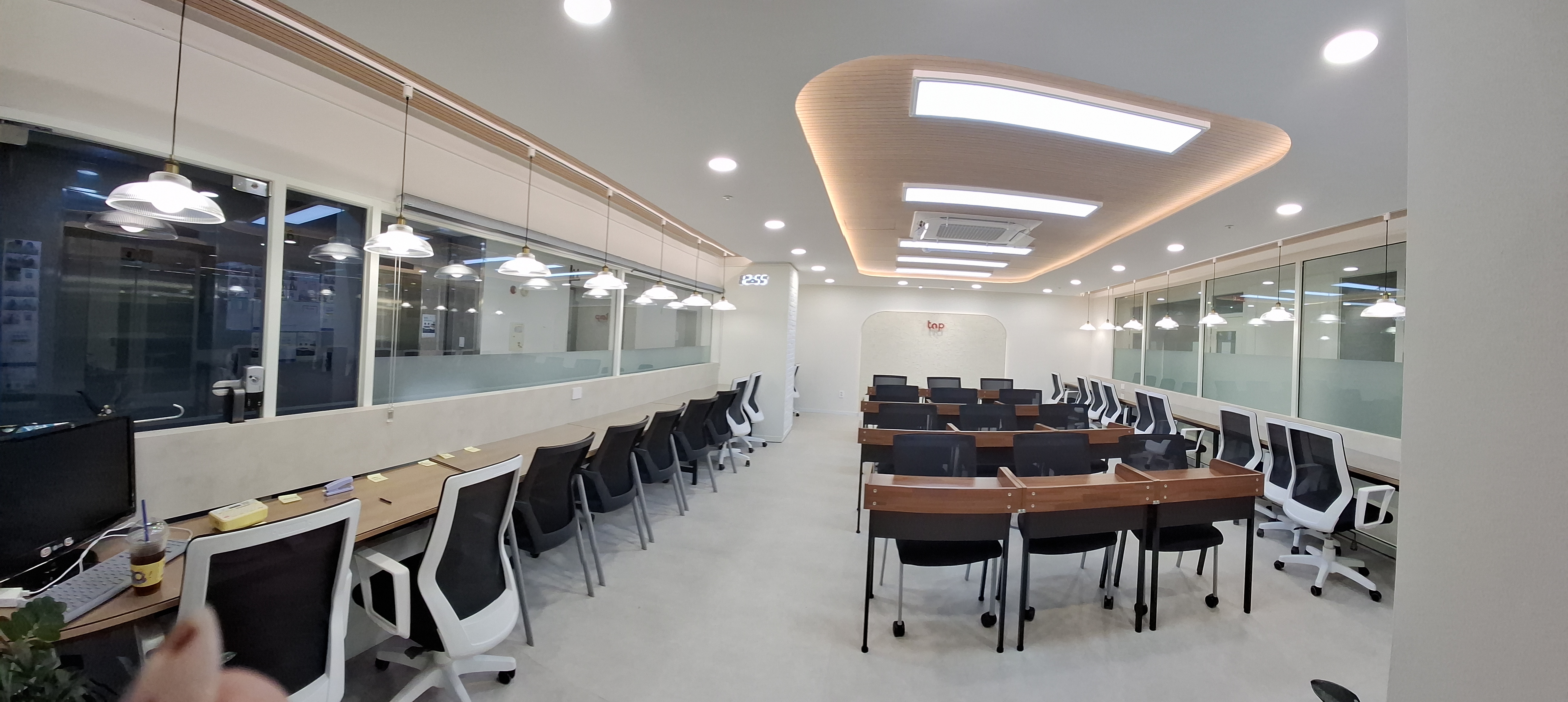 밝고 쾌적한 탑수학N영어 학습 공간